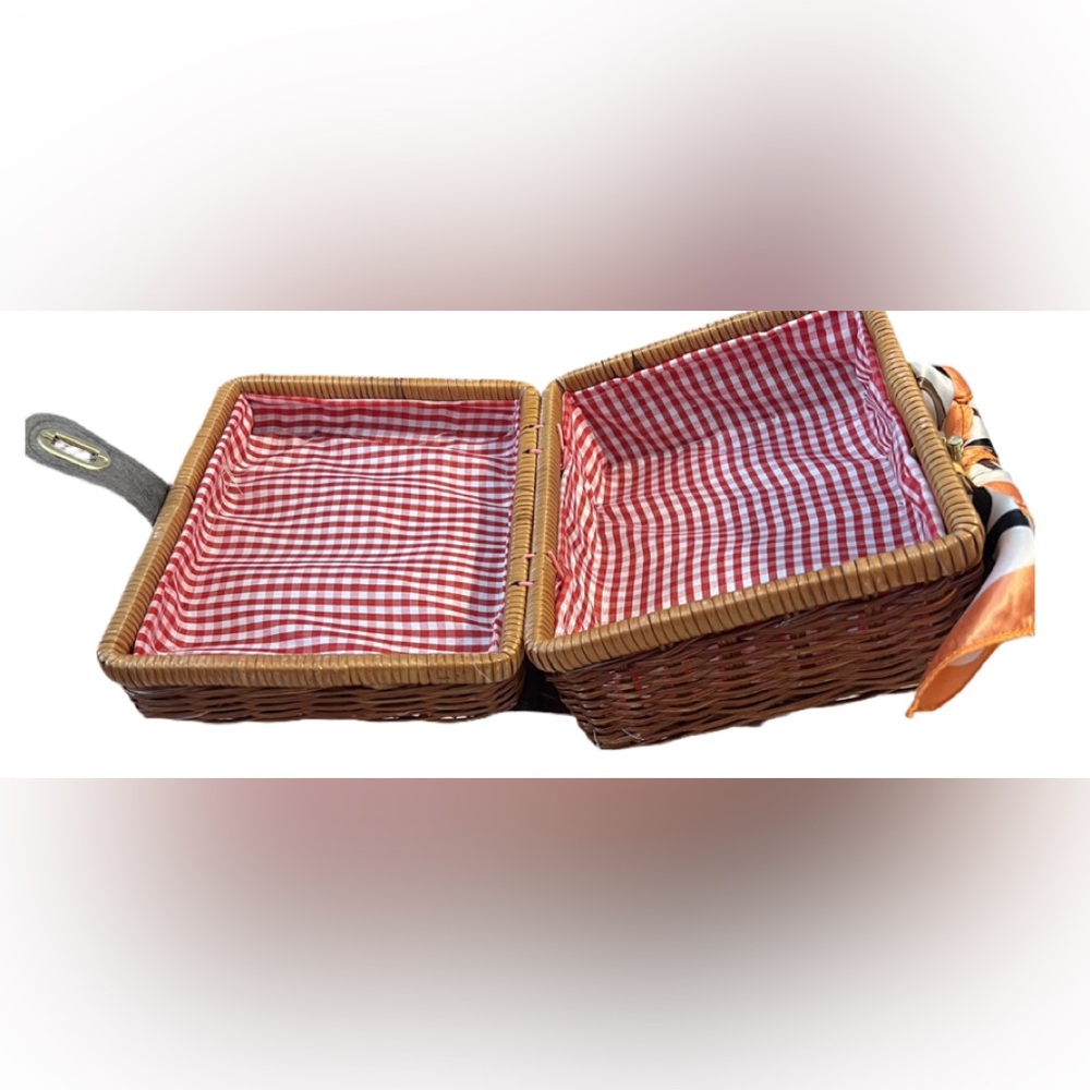 Handbag Woven Basket Featuring Added Stylish Scarf Accent. 2 Handle Turn Lock - Picture 4 of 5